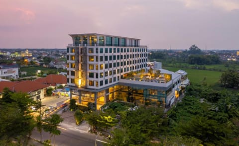 Property building, Bird's eye view, Location