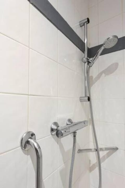 La Tour 1 Appartement au coeur du centre ville Apartment in L'Isle-sur-la-Sorgue