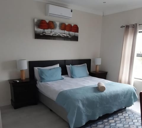 LND GUEST HOUSE Bed and Breakfast in Cape Town