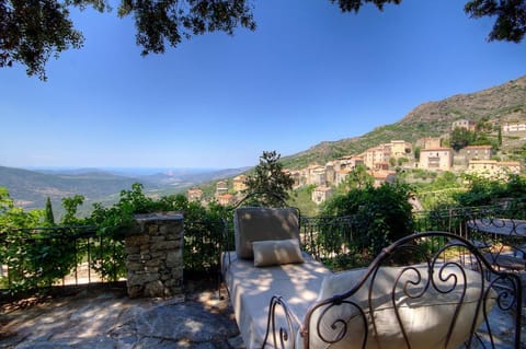 Mountain view, Sea view