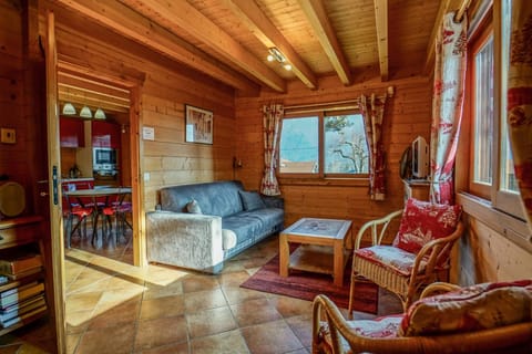 Le Chalet Bonheur Chalet in Doussard