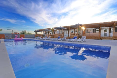 Property building, Swimming pool