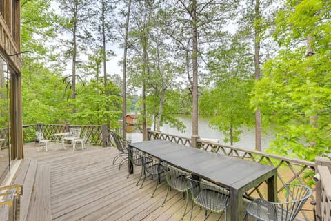 Riverfront Shelby Home with Private Boat Dock! House in Alabama