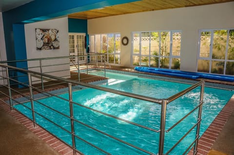 Hot Tub, Swimming pool