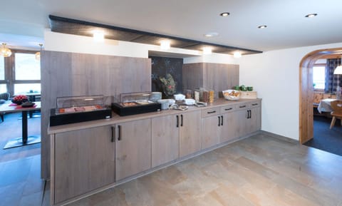 Pension Grünerhof Bed and Breakfast in Soelden