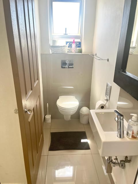 Seaview Sunset Boutique Apartments Gordonsbay Solar powered Apartment in Cape Town