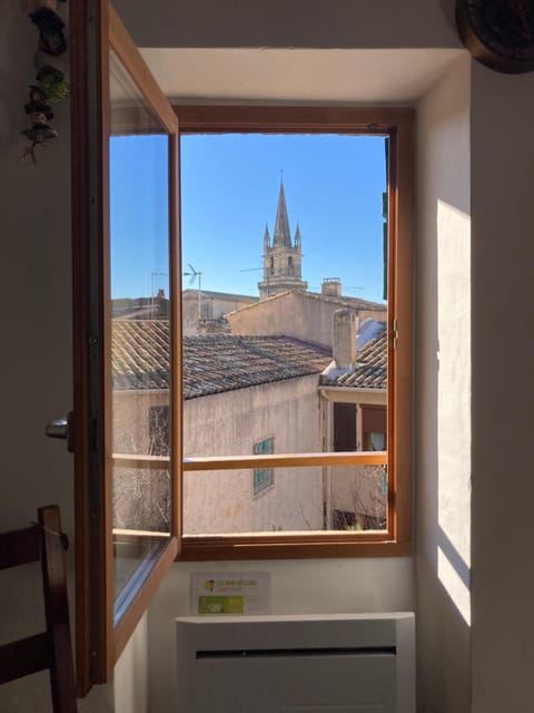 Pélissanne, superbe appartement entièrement rénové Apartment in Provence-Alpes-Côte d'Azur