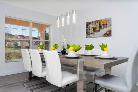 Beautiful 5Bd Single Family w/ Game Room @ 106 Lake Wilson Preserve House in Loughman