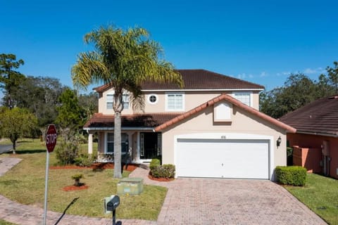 Beautiful 5Bd Single Family w/ Game Room @ 106 Lake Wilson Preserve House in Loughman