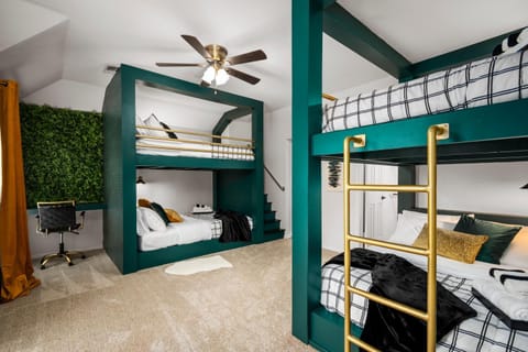 Bed, Photo of the whole room, Bedroom, bunk bed