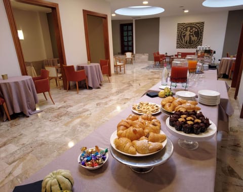 Lobby or reception, On site