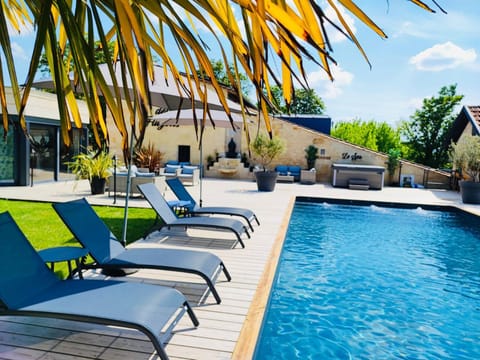 Patio, Day, Pool view, Swimming pool, Swimming pool, sunbed