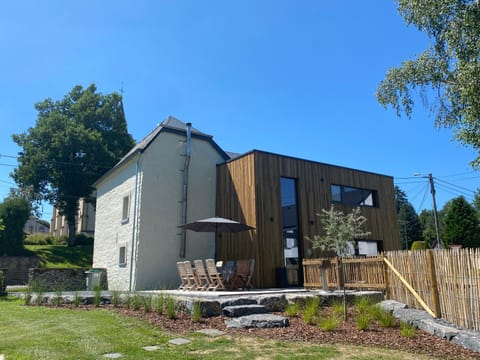 Le Héron - Gîte de charme clôturé, accès à la rivière - 6 ou 10 personnes House in Wallonia, Belgium