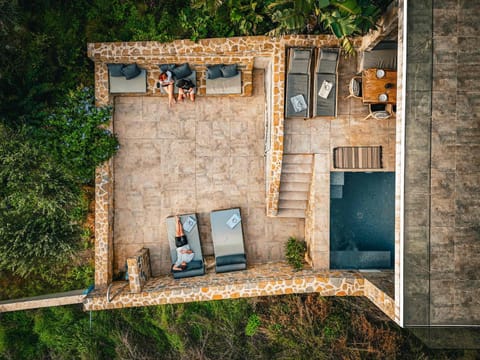 Garden, Balcony/Terrace, Seating area, Dining area, Pool view, Swimming pool, sunbed