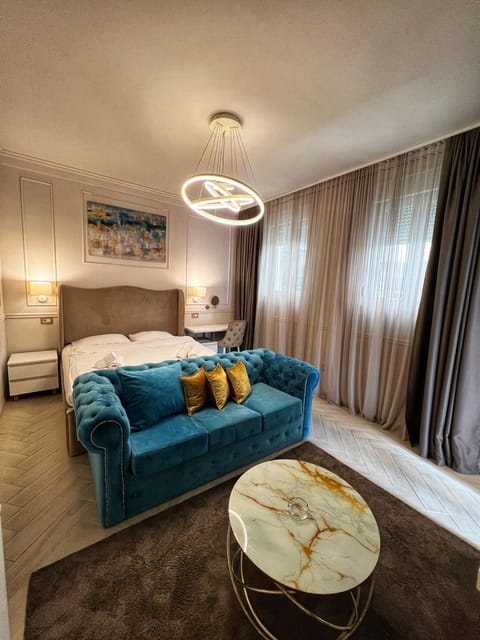 Bed, Living room, Photo of the whole room, Seating area, Bedroom