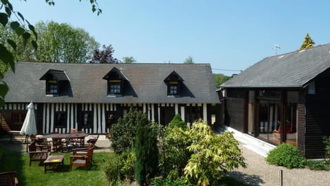 Property building, Spring, Day, Garden