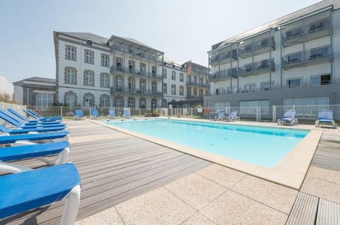 Beau T2 Bis dans résidence de standing RAVALEMENT DE FACADE EN COURS Apartment in Le Croisic