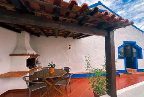 Off site, BBQ facilities, Balcony/Terrace