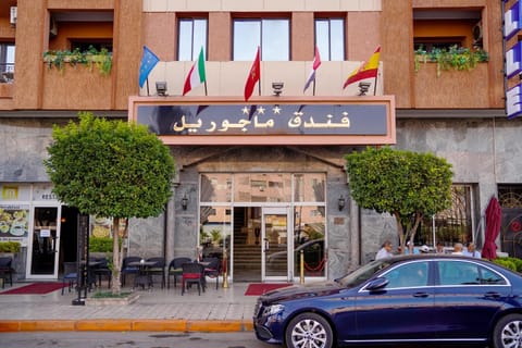 Facade/entrance
