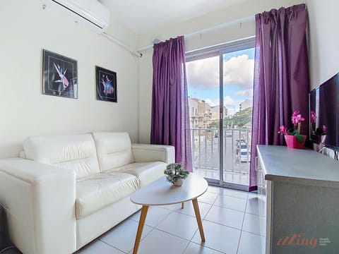 TV and multimedia, View (from property/room), Balcony/Terrace, Living room, Seating area, air conditioner