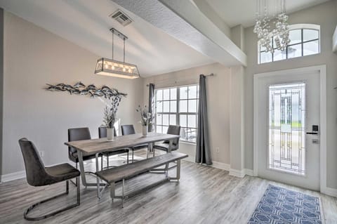 Heated Pool Sun-Soaked Cape Coral Escape! House in Cape Coral