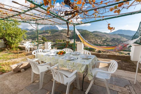Patio, Mountain view