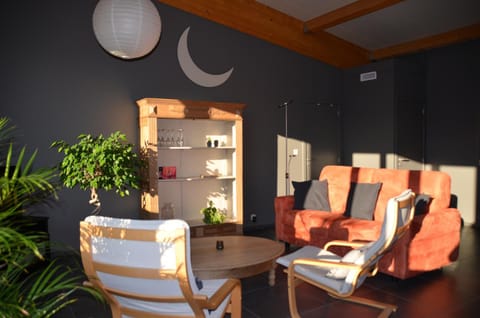 Un espace au bord de l'eau House in Wallonia, Belgium