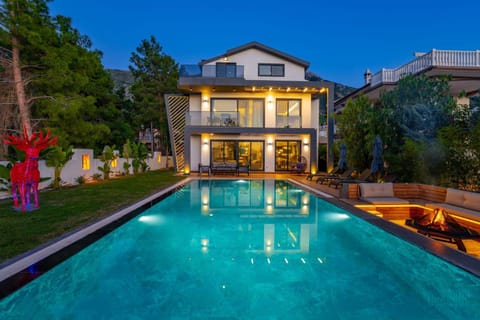 Property building, Garden, Garden view, Pool view, Swimming pool, fireplace, sunbed