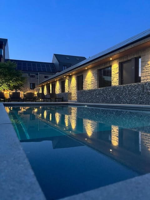 Property building, Swimming pool