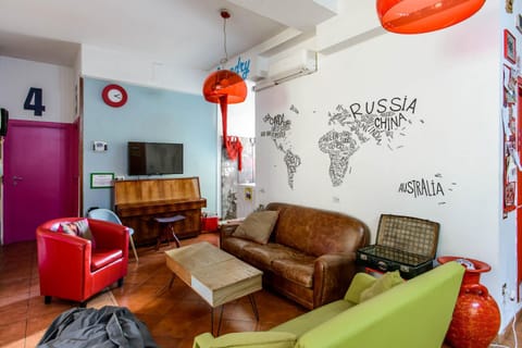 Communal lounge/ TV room