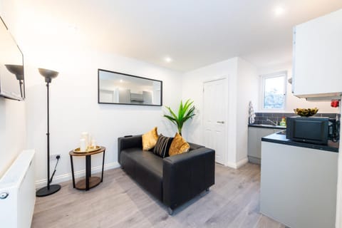 Kitchen or kitchenette, Living room