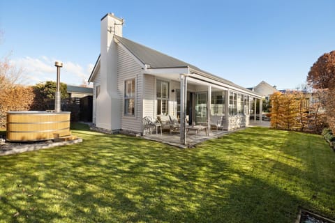Property building, Natural landscape, Garden, Garden view