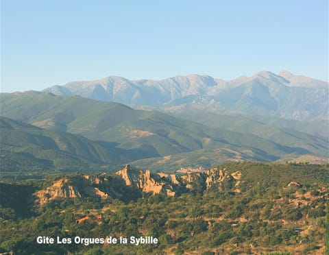 Property building, Nearby landmark, Natural landscape, Landmark view, Mountain view
