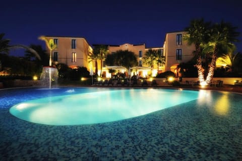 Facade/entrance, Night, Summer, Garden, Decorative detail, Swimming pool