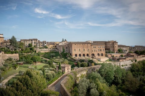View (from property/room), City view, Garden view, Landmark view