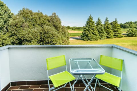 Balcony/Terrace, Garden view