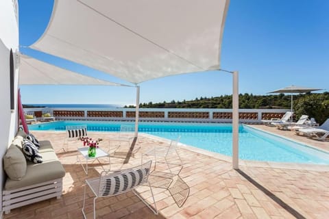 Natural landscape, View (from property/room), Balcony/Terrace, Pool view, Swimming pool, sunbed