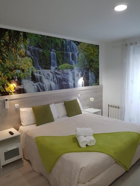 Bed, Photo of the whole room