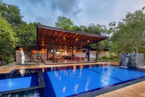 Property building, Swimming pool