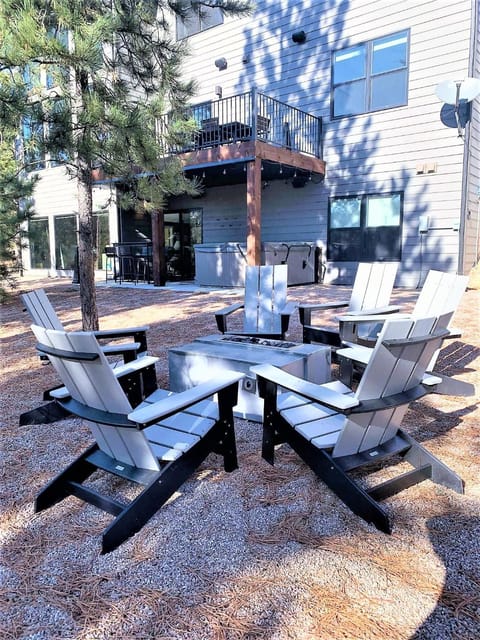 Copper Skies Lodge at Powder House Pass House in North Lawrence