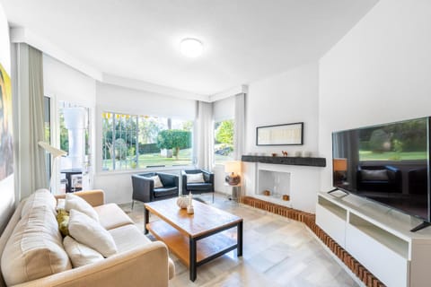 Communal lounge/ TV room, Living room