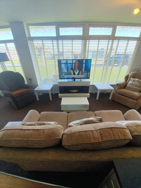 Grand Chalet 64 Disabled Friendly Apartment in Chapel Saint Leonards