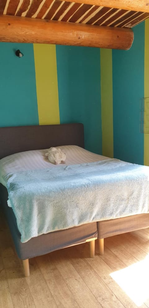 Villa à charleval en campagne avec piscine 14 couchages Villa in Mallemort