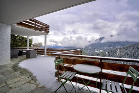 Balcony/Terrace, Mountain view, Area and facilities