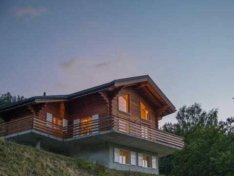 TV and multimedia, Living room, Mountain view
