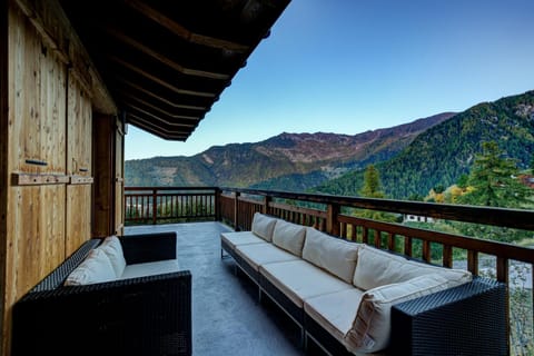 Balcony/Terrace, Mountain view