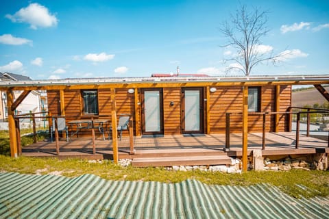 Property building, Facade/entrance, Balcony/Terrace