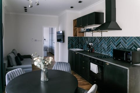 Kitchen or kitchenette, Living room