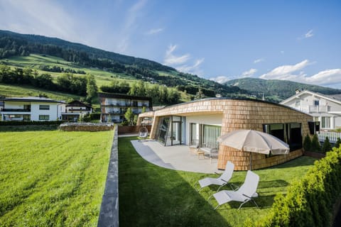 Property building, Garden, Garden