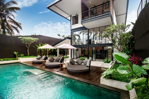 Property building, Garden, View (from property/room), Garden view, Pool view, Swimming pool, sunbed